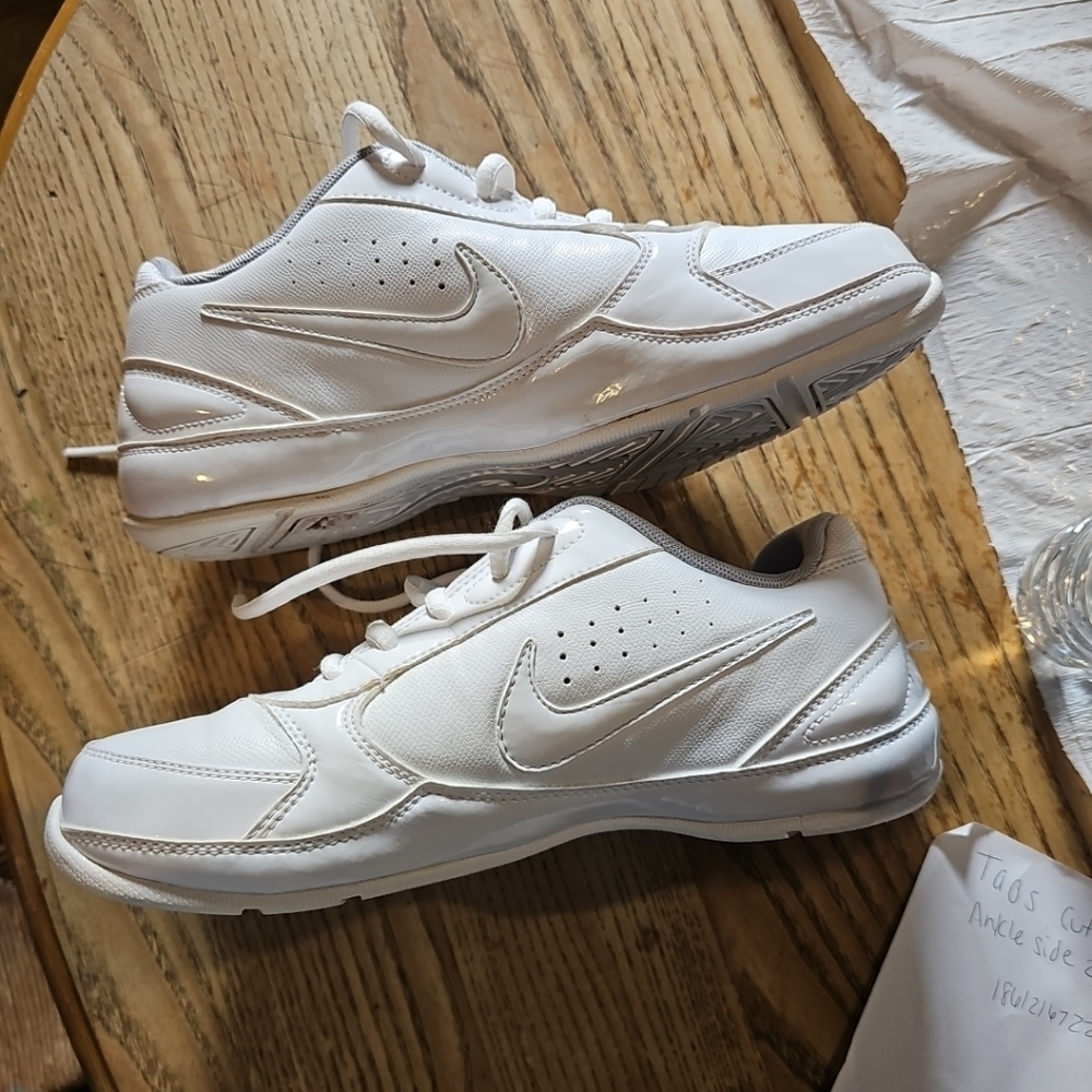 Nike Courtleader low/6.5y/2011/43911-011